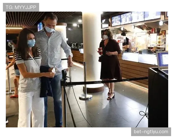周冠宇一条跑道上像个电影主角，回家居然这么接地气？