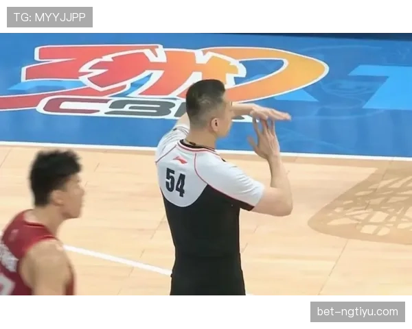 无球犯规具体指什么？裁判如何判定无球犯规行为？
